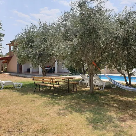 Apartment Modern Apartment In Banjole With Pool Banjole