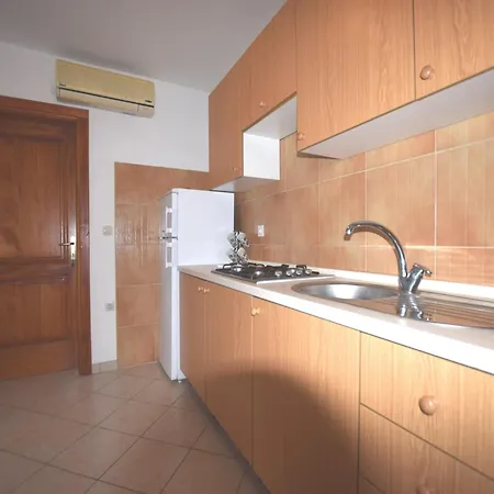 Modern Apartment In Banjole With Pool Apartment *