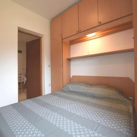 Modern Apartment In Banjole With Pool Banjole