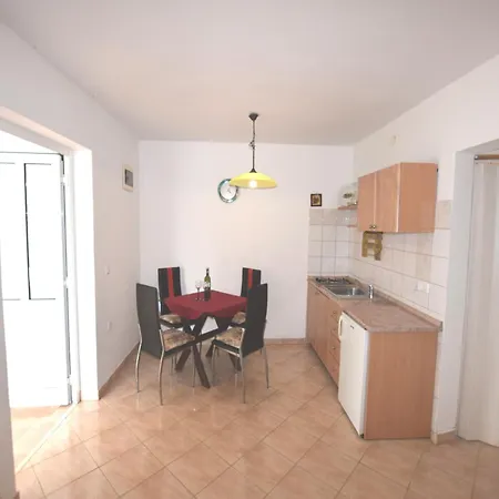 Modern Apartment In Banjole With Pool