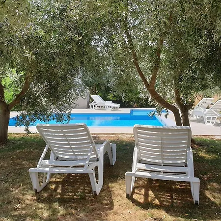 Apartment Modern Apartment In Banjole With Pool *