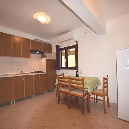 Apartment Modern Apartment In Banjole With Pool Banjole