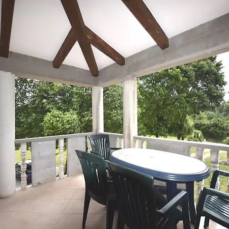 Modern In With Pool *