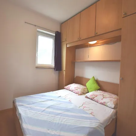 Apartment Modern Apartment In Banjole With Pool