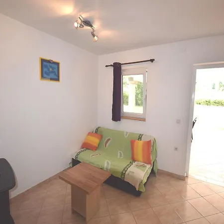 Apartment Modern Apartment In Banjole With Pool
