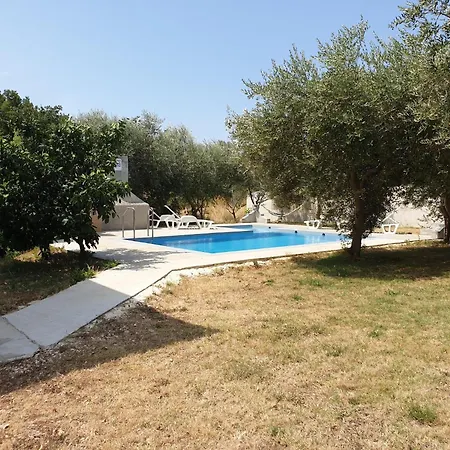 Modern Apartment In Banjole With Pool *