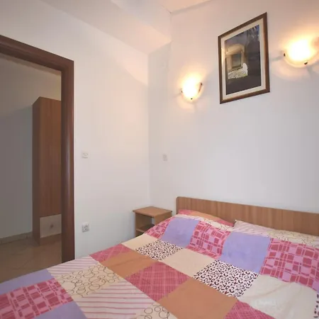 Apartment Modern Apartment In Banjole With Pool